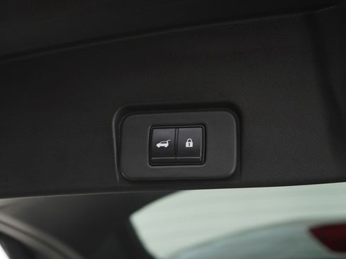 Used 2023 Nissan Rogue SV w/ SV Premium B Package image 10