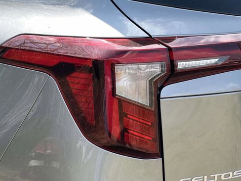 New 2026 Kia Seltos S FWD image 31