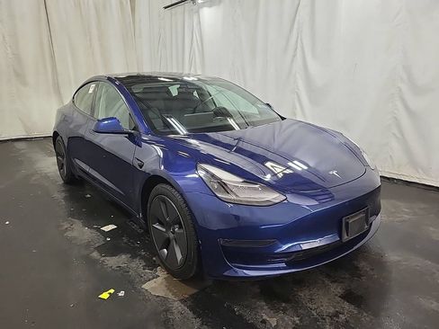 Used 2021 Tesla Model 3 Standard Range Plus RWD image 3