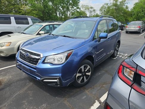 Used 2017 Subaru Forester 2.5i Premium AWD/4WD image 1
