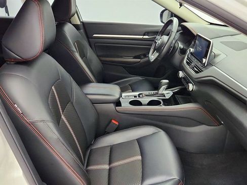 Used 2024 Nissan Altima 2.5 SR AWD/4WD image 23