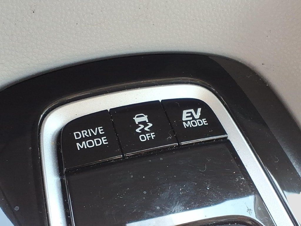 Used 2024 Toyota Corolla LE FWD image 20