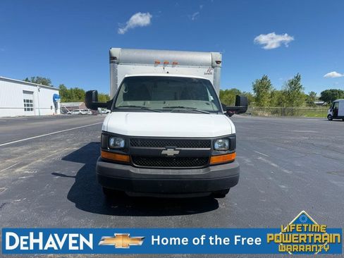 Used 2015 Chevrolet Express 3500 RWD image 9