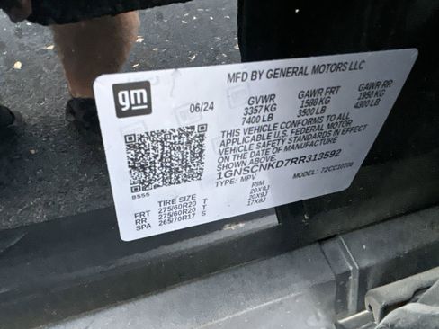 Used 2024 Chevrolet Tahoe LT w/ Luxury Package image 36