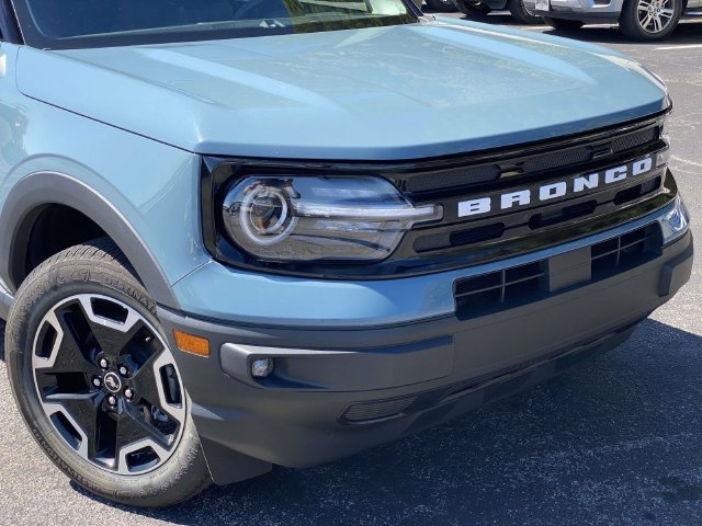 Certified 2023 Ford Bronco Sport Outer Banks w/ Tech Package AWD/4WD image 29