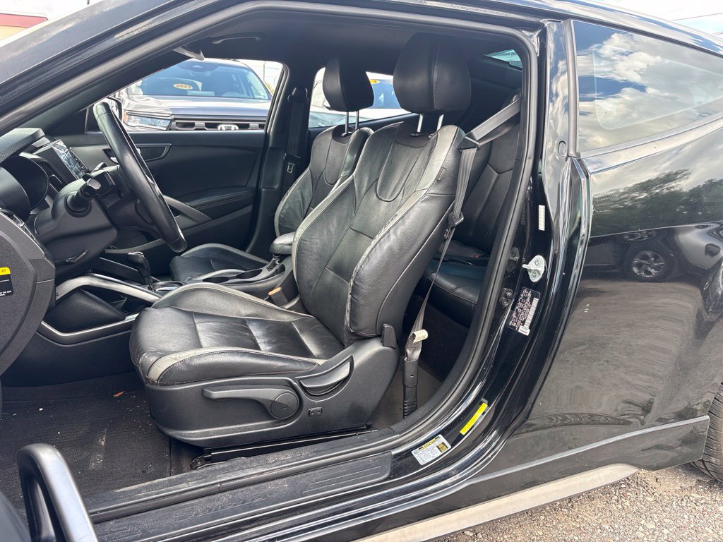 Used 2016 Hyundai Veloster Turbo FWD image 9