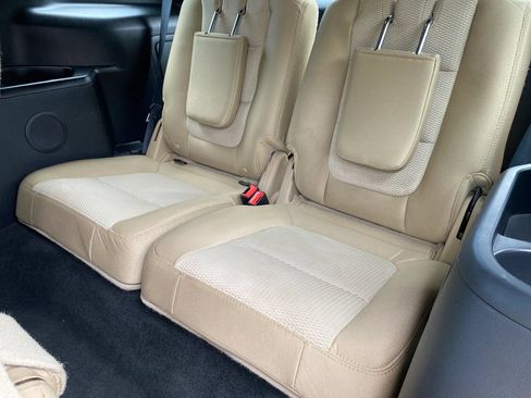 Used 2017 Ford Explorer XLT w/ Equipment Group 201A FWD image 14