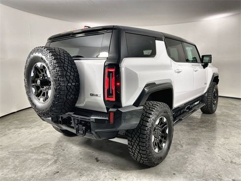 Used 2024 GMC Hummer EV 2X w/ Extreme Off-Road Package image 8