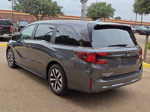 New 2026 Honda Odyssey EX-L image 3