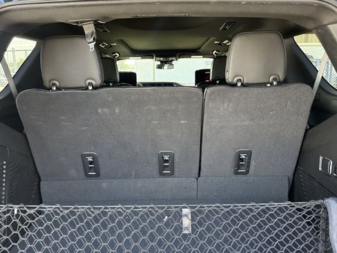 Used 2023 GMC Yukon Denali AWD/4WD image 5
