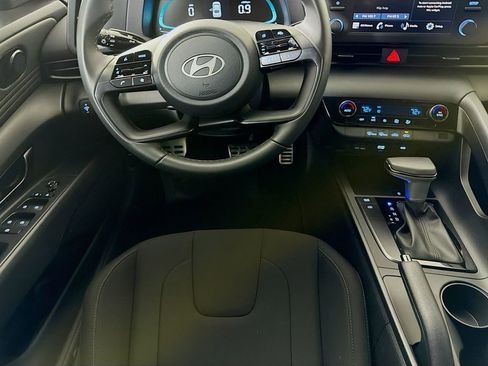 Used 2025 Hyundai Elantra Sport image 24