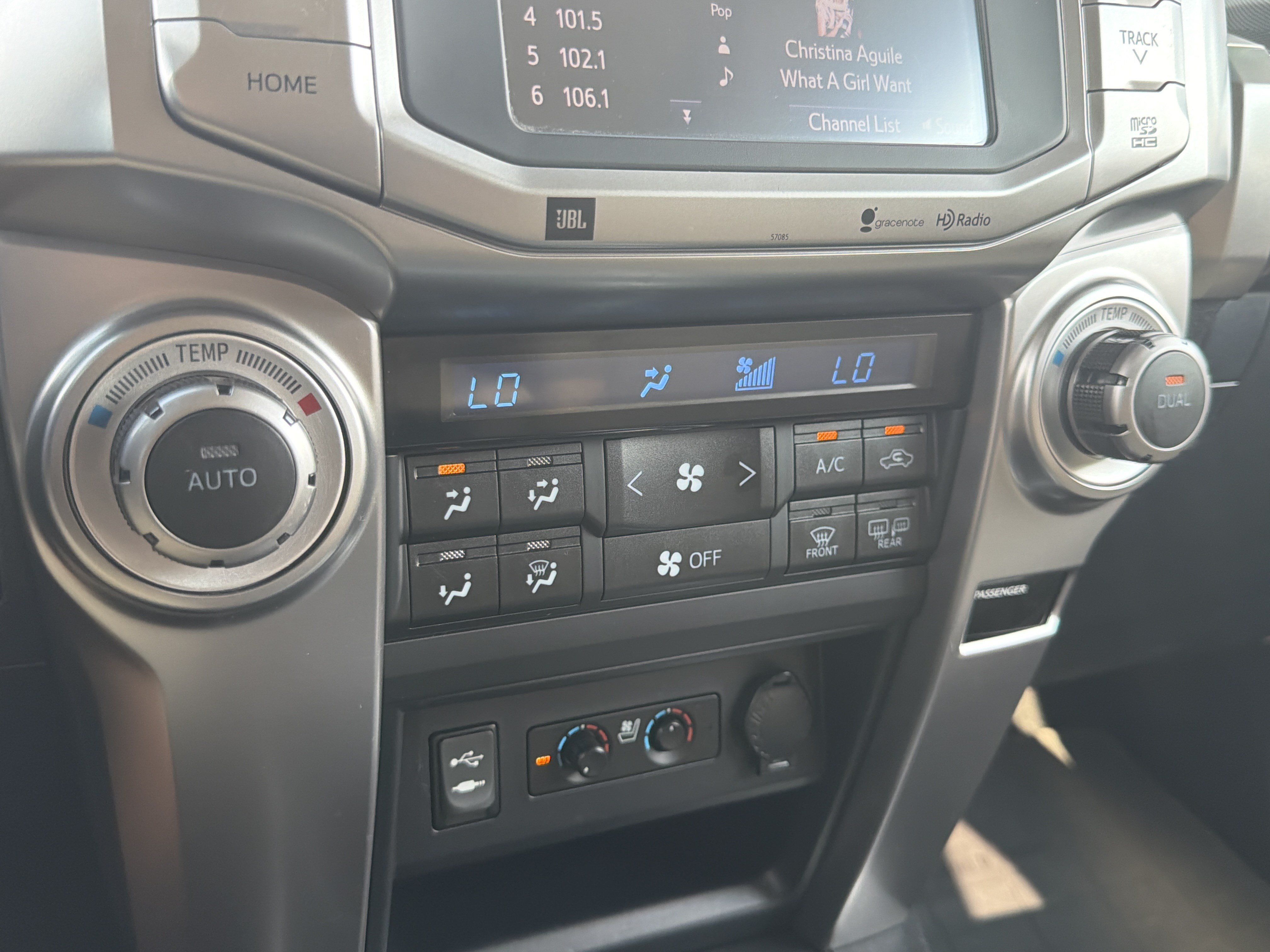 Used 2015 Toyota 4Runner Limited AWD/4WD image 7