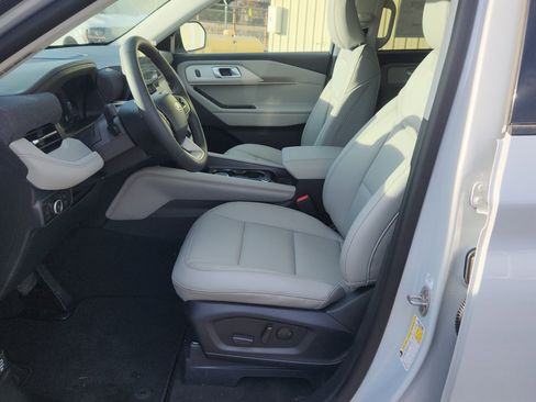 New 2026 Ford Explorer Active image 23