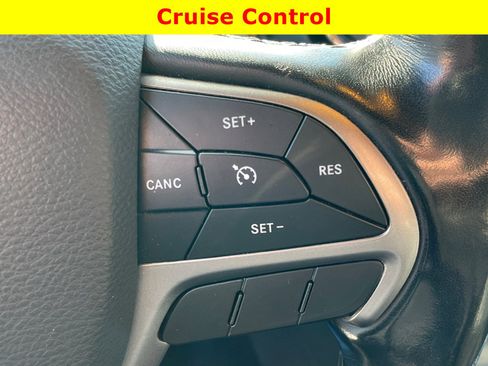 Used 2020 Jeep Grand Cherokee Limited image 15