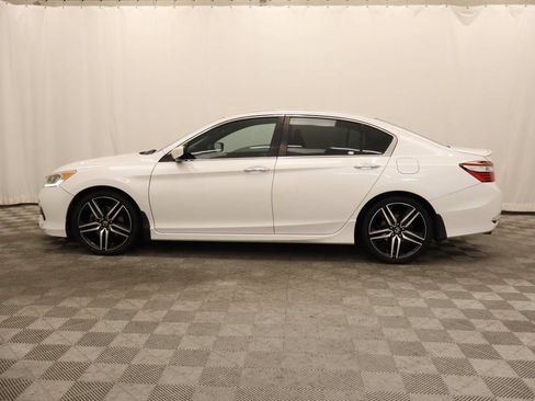 Used 2017 Honda Accord Sport image 2