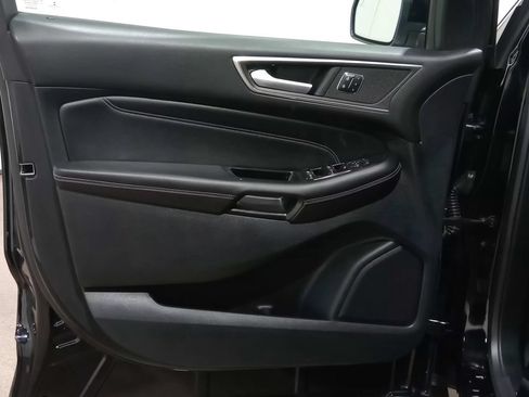 Used 2016 Ford Edge Titanium w/ Equipment Group 301A AWD/4WD image 18