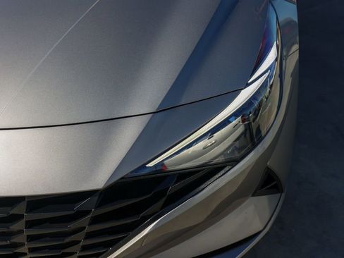 Used 2023 Hyundai Elantra SEL w/ Convenience Package image 11