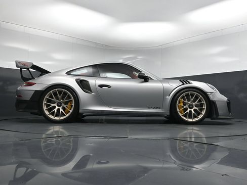 Used 2018 Porsche 911 GT2 RS RWD image 27