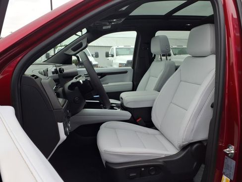 New 2025 Chevrolet Suburban Premier w/ Sun And Tow Package image 8