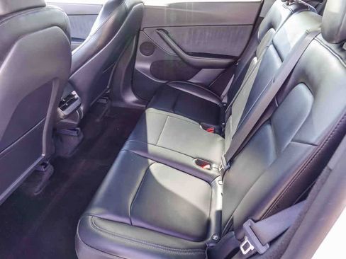 Used 2023 Tesla Model Y Performance image 16