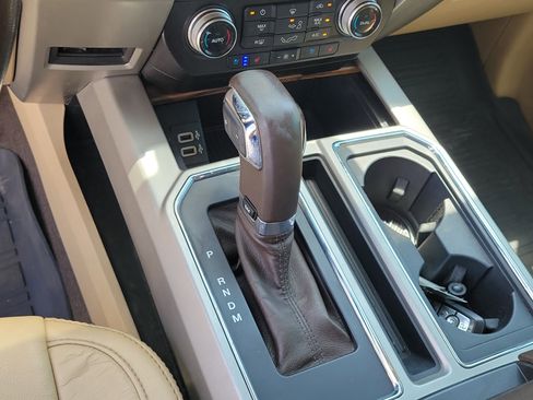 Used 2020 Ford F150 Lariat w/ Equipment Group 502A Luxury AWD/4WD image 28