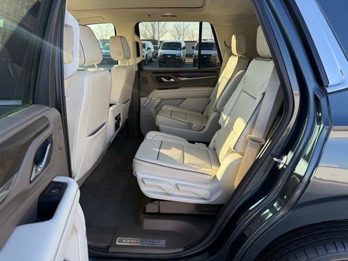 Used 2021 GMC Yukon Denali w/ Denali Premium Package image 47