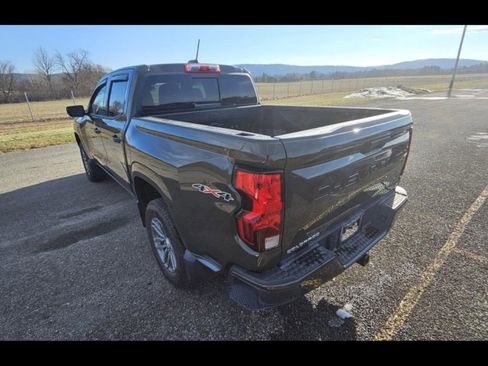 Used 2023 Chevrolet Colorado LT w/ LT Convenience Package II image 6