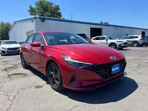 Used 2023 Hyundai Elantra SEL FWD image 8