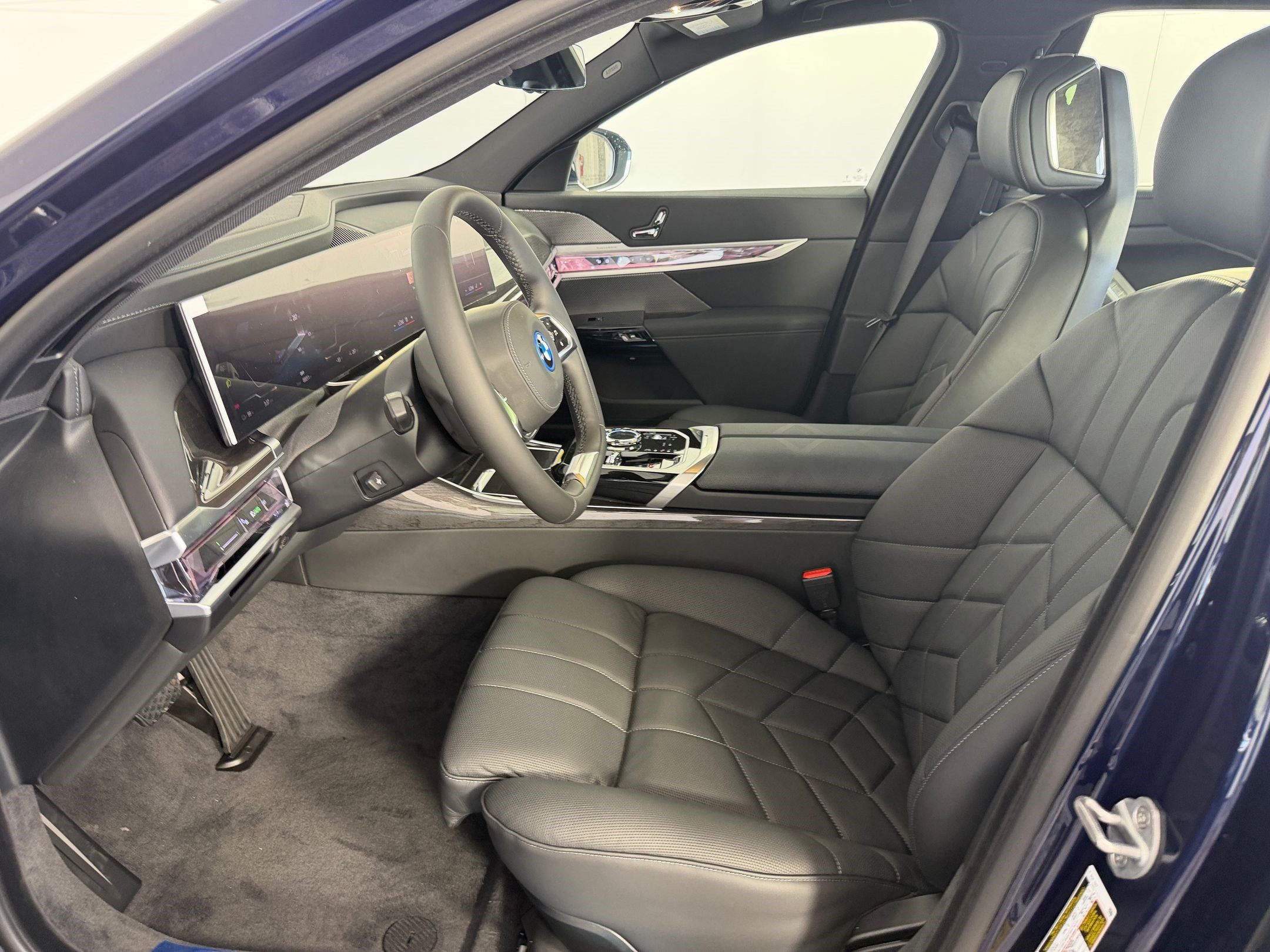 Used 2026 BMW i7 eDrive50 RWD image 5