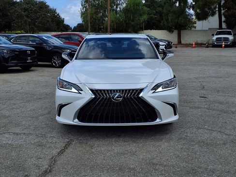 Used 2023 Lexus ES 350 w/ Premium Package image 2