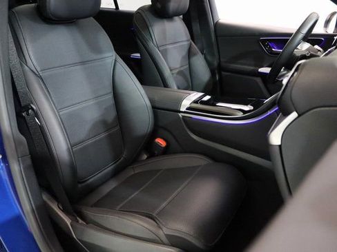 Used 2025 Mercedes-Benz GLC 300 4MATIC image 19