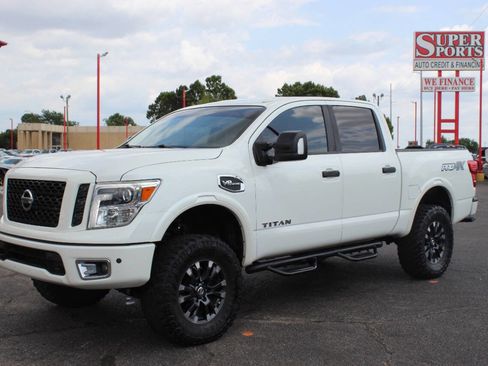Used 2017 Nissan Titan PRO-4X image 7