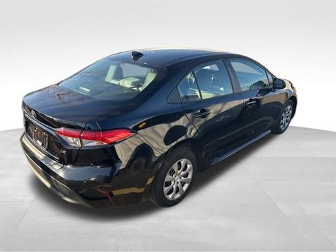 Used 2024 Toyota Corolla LE image 7