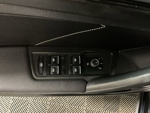 Used 2022 Volkswagen Tiguan SE AWD/4WD image 20