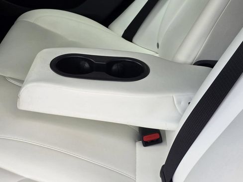 Used 2022 Tesla Model 3 Standard Range RWD image 11