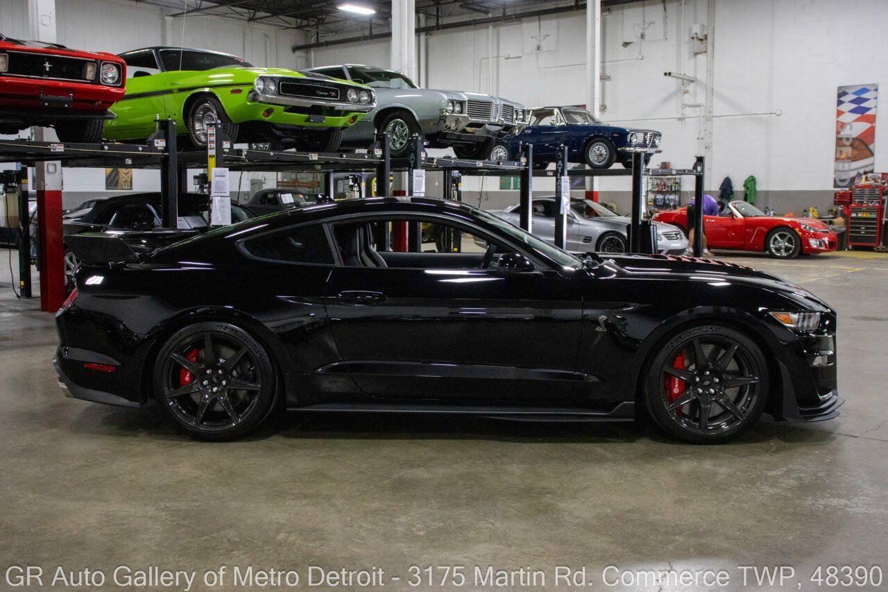 Used 2020 Ford Mustang Shelby GT500 w/ Carbon Fiber Track Pack RWD image 8