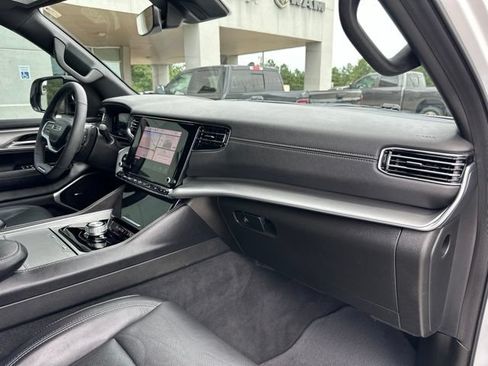 Used 2023 Jeep Wagoneer Series II RWD image 61