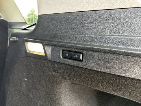 Used 2024 Lincoln Corsair AWD w/ Equipment Group 101A image 44