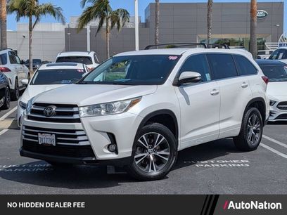 Used 2018 Toyota Highlander Plus w/ Carpet Mat Package (TMS)