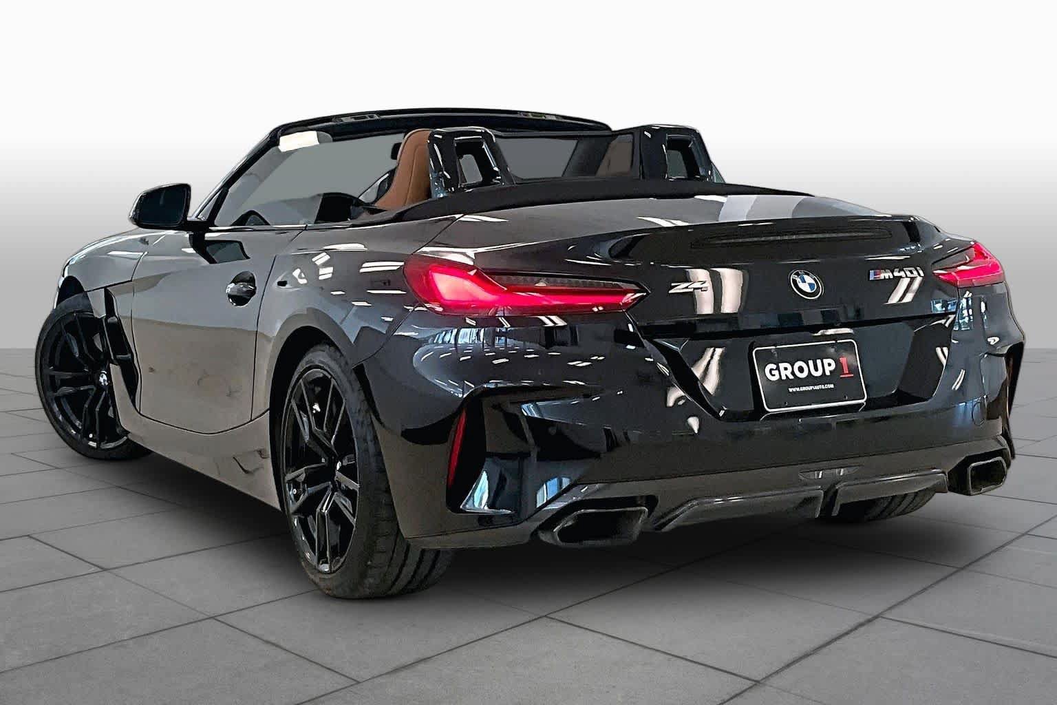 Used 2022 BMW Z4 M40i w/ Premium Package RWD image 11