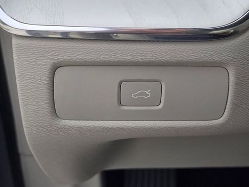 New 2026 Volvo XC60 B5 Ultra w/ Protection Package Premier image 24