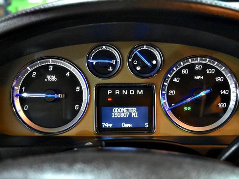 Used 2013 Cadillac Escalade ESV Platinum AWD/4WD image 39