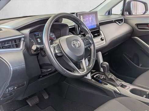 Used 2023 Toyota Corolla Cross LE image 10