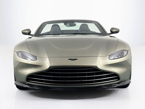 Used 2023 Aston Martin V8 Vantage Roadster RWD image 2