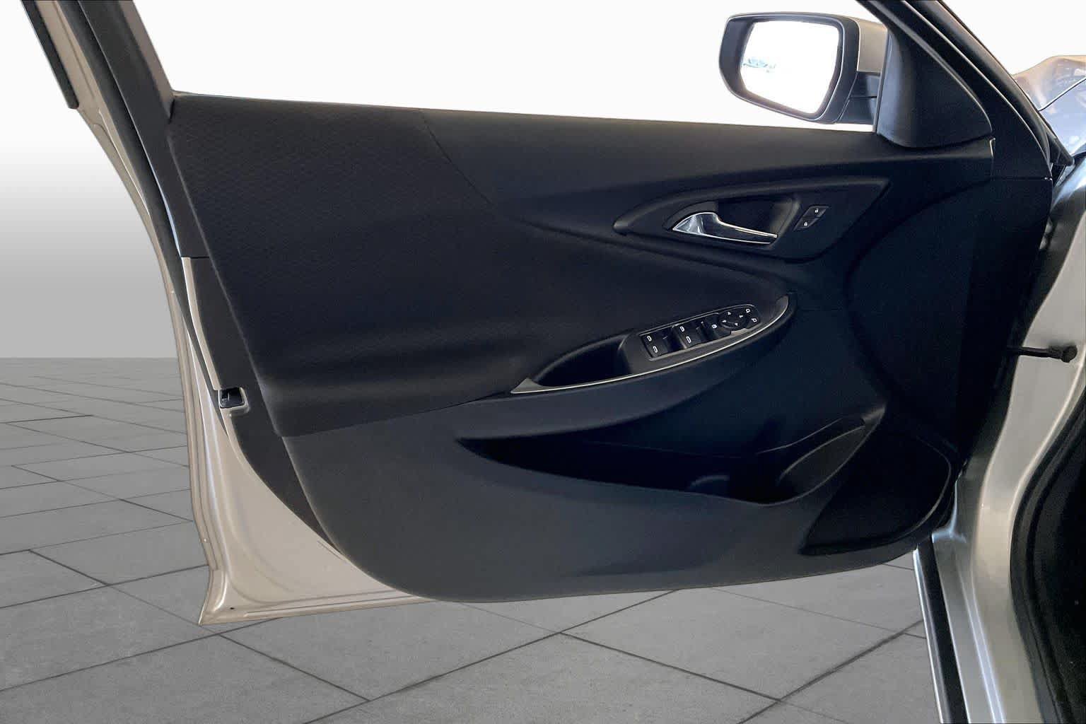 Used 2022 Chevrolet Malibu LT FWD image 19