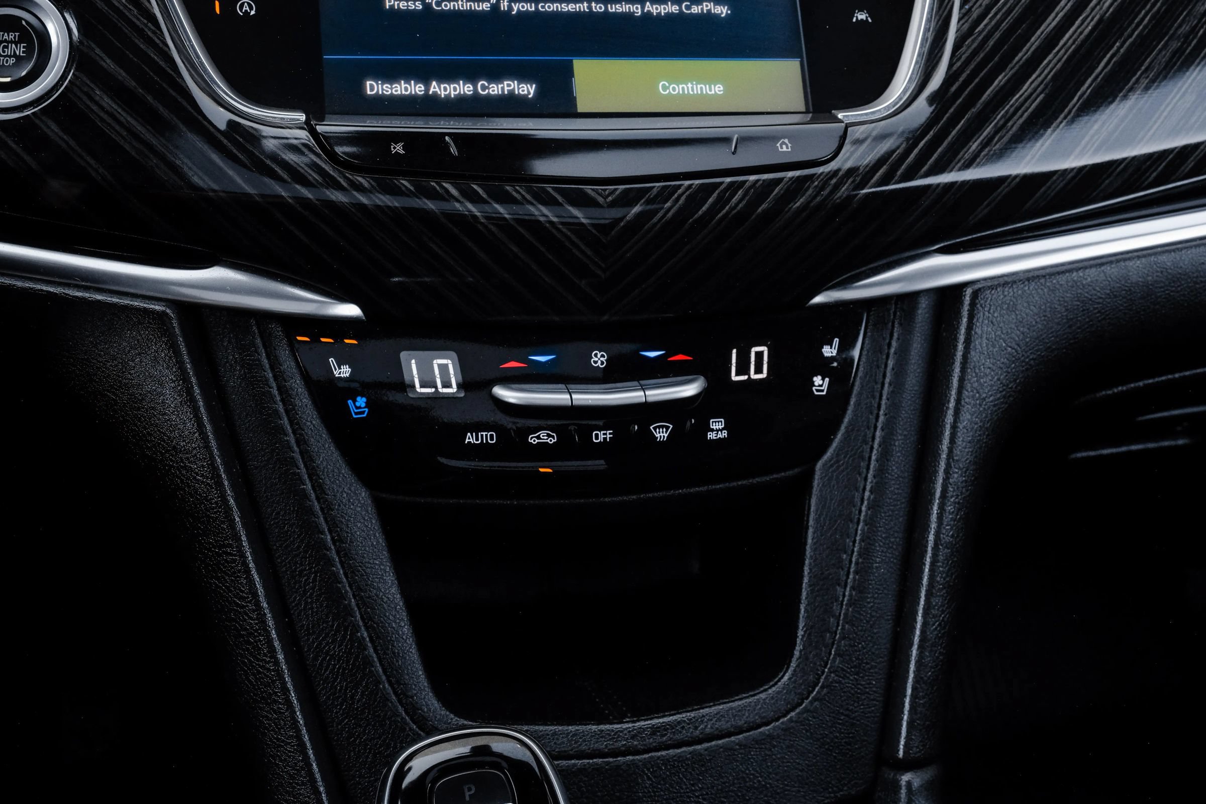 Used 2023 Cadillac XT6 Premium Luxury w/ LPO, Floor Liner Package FWD image 34