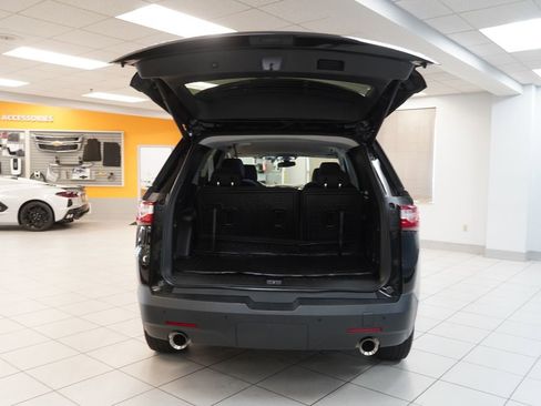 Used 2020 Chevrolet Traverse LT FWD image 9