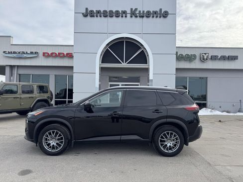 Used 2023 Nissan Rogue SV w/ SV Premium B Package image 1