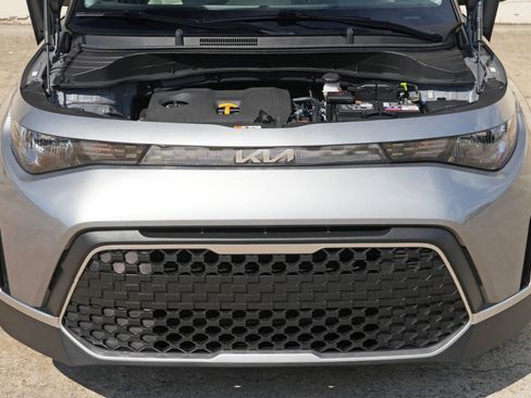 Used 2023 Kia Soul LX w/ LX Technology Package FWD image 7