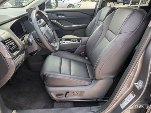 Used 2026 Nissan Rogue SL AWD/4WD image 14